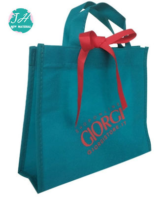 25*30cm Flexo Printing Colorful Chrismas Gift Bags , Laminated Non Woven Bag